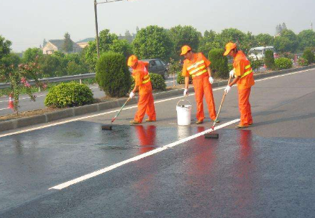 新余 彩色路面喷漆维修改色的使用寿命有多长？